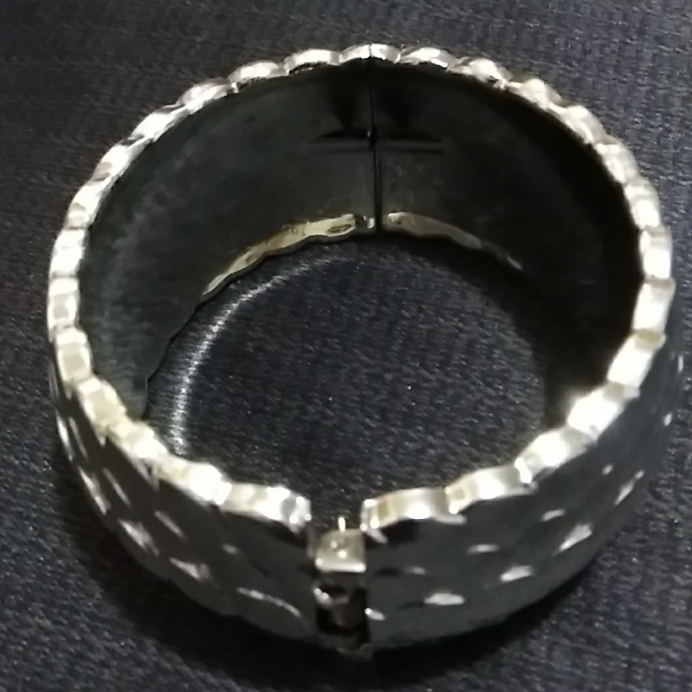 Chunky Bangle - Picture 4 of 4